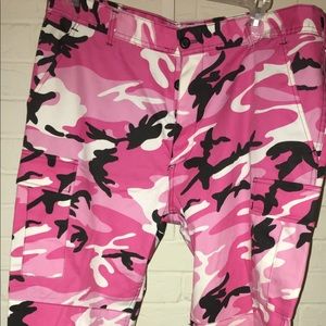 Pink camouflage cargo pants
